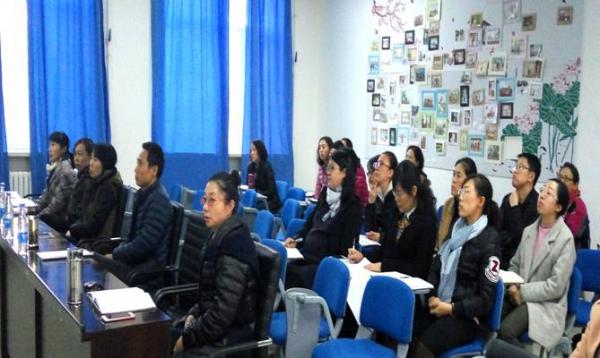 3-学术报告现场.jpg